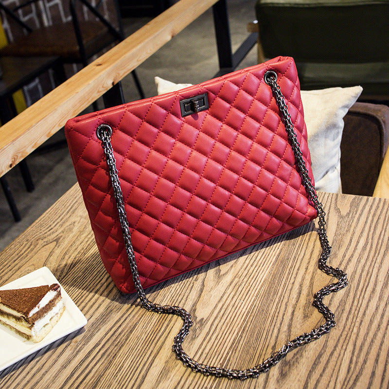 Sac à main bandoulière avec chaîne rhombique