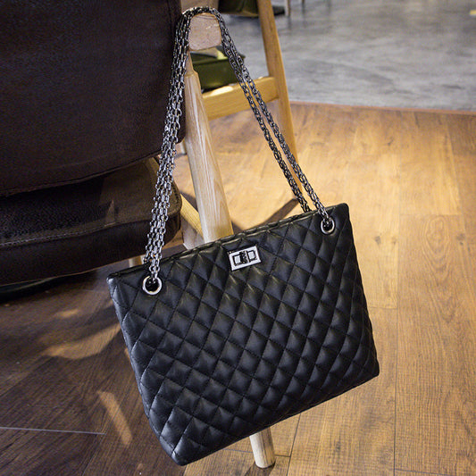 Sac à main bandoulière avec chaîne rhombique